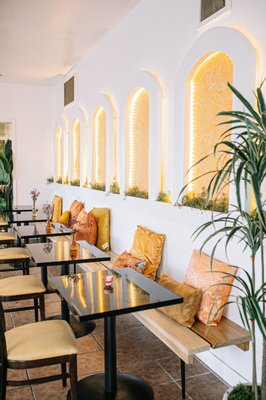 Mango Haus by null