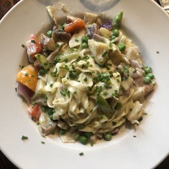 Cosima - fettuccine primavera - Italian Near Me - Baltimore, Maryland