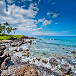 Kukahiko Estate - Beautiful Oceanfront private beach