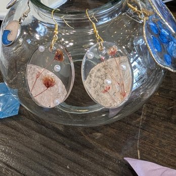 Kraft Stories - Botanical earrings - Art Classes Near Me - Honolulu, Hawaii Kraft Stories - Botanical earrings - Art Classes Near Me - Honolulu, Hawaii