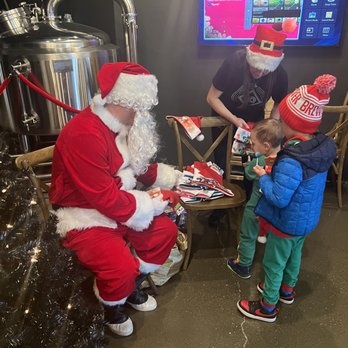 Grand River Brewery - Clawson - Santa had gifts and Santa hats for the kids! - Brewpubs Near Me - Clawson, Michigan