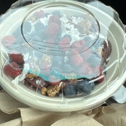 Absolutely DeLICIOUS açaí bowl.