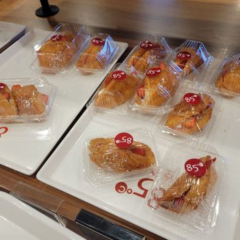 85°C Bakery Cafe-Waterford - Strawberry Danish - Bakeries Near Me - San Jose, California 85°C Bakery Cafe-Waterford - Strawberry Danish - Bakeries Near Me - San Jose, California