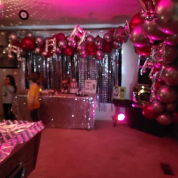 Doza Dezigns - The room, complete with chocolate fountain! - Balloon Services Near Me Doza Dezigns - The room, complete with chocolate fountain! - Balloon Services Near Me