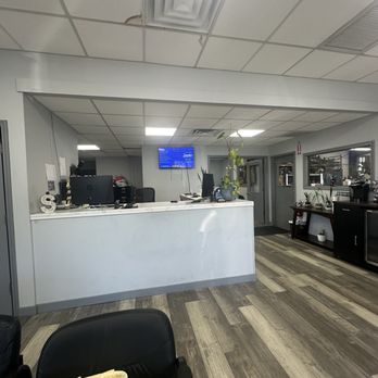 Suby Doctors - Check in desk - Auto Repair Near Me - Charleston, South Carolina Suby Doctors - Check in desk - Auto Repair Near Me - Charleston, South Carolina