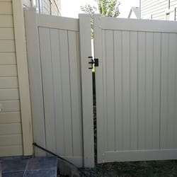 Riverside Fence and Deck