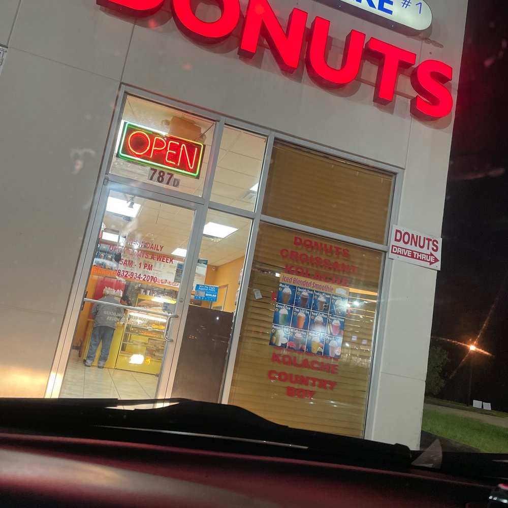 Snowflake Donuts - Out Front of Store - Donuts Near Me - Magnolia, Texas Snowflake Donuts - Out Front of Store - Donuts Near Me - Magnolia, Texas