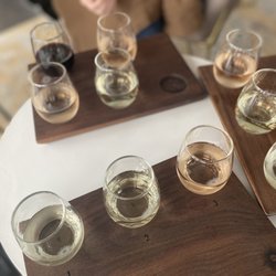 Star in the Valley Estate Winery - Wine flights