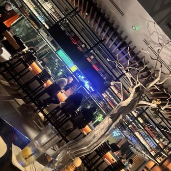 Kaluz  Restaurants - Bar - New American Near Me - Plantation, Florida