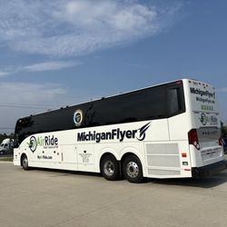 Michigan Flyers - Beautiful new Comfy bus