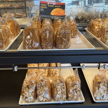 85°C Bakery Cafe-Koreatown - Bakeries Near Me - Los Angeles, California 85°C Bakery Cafe-Koreatown - Bakeries Near Me - Los Angeles, California