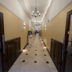 Chłopskie Jadło - Gang zum Restaurant in den Hinterhof
