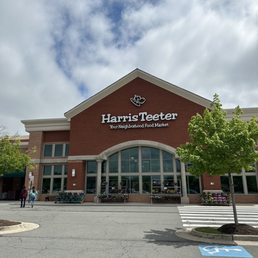 Exterior photo of Harris Teeter - Leesburg, Virginia Exterior photo of Harris Teeter - Leesburg, Virginia