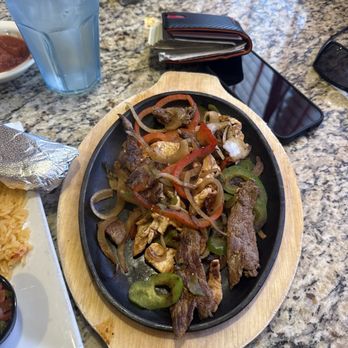 El Banquete - Chicken and Steak Fajitas - Mexican Near Me - Claremore, Oklahoma El Banquete - Chicken and Steak Fajitas - Mexican Near Me - Claremore, Oklahoma