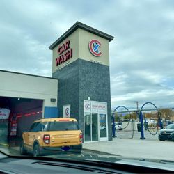 Champion Xpress Carwash - Waiting to enter the autowash
