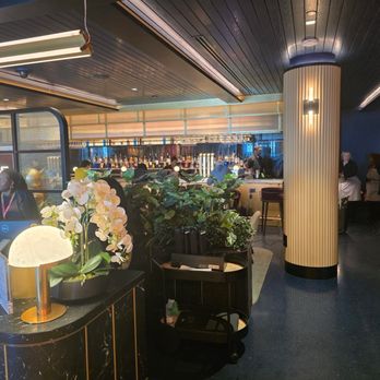 Chase Sapphire Reserve Lounge - Entrance - Airport Lounges Near Me - Philadelphia, Pennsylvania Chase Sapphire Reserve Lounge - Entrance - Airport Lounges Near Me - Philadelphia, Pennsylvania