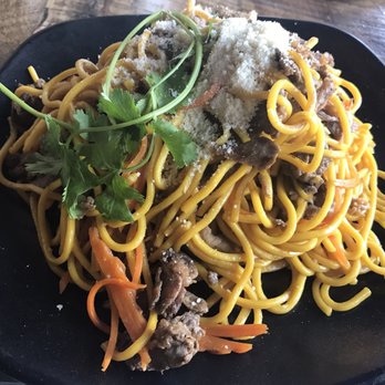Hiccups Veo Cafe - Garlic noodles with beef. Meh. - Asian Fusion Near Me - Carson, California Hiccups Veo Cafe - Garlic noodles with beef. Meh. - Asian Fusion Near Me - Carson, California