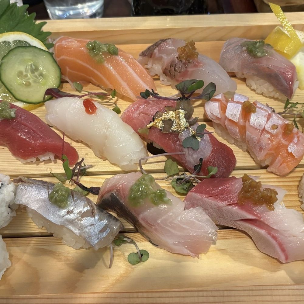 Deluxe Sushi Combo