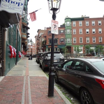 The North End - The beautiful street view in front of Paul Revere House - Local Flavor Near Me