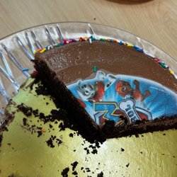 Chuck E. Cheese - Got a paw patrol cake
