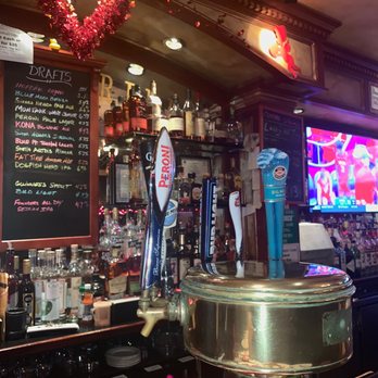 BK Sweeney's Uptown Grille - Cute decor - American Near Me - Garden City, New York