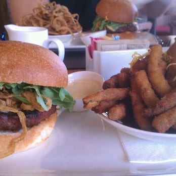 Avalon Grille - Bbq burger with fried green beans - New American Near Me - Avalon, California