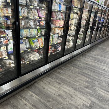 H Mart - Schaumburg - the inside of a grocery store - Grocery Near Me - Schaumburg, Illinois