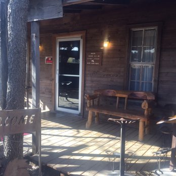 Belle's Chicken Dinner House - Front door entrance - Chicken Wings Near Me - Abilene, Texas