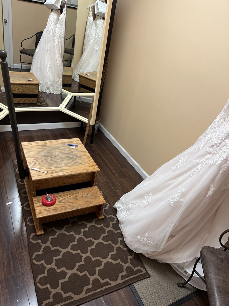 TAILORS ON BLAKE Updated September 2024 25 Photos & 30 Reviews 5706 W 36th St, Minneapolis