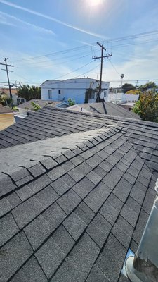 Shingle roof repair and replacement - We can fix the shingle roof or fully replacement it. Shingle roof repair and replacement - We can fix the shingle roof or fully replacement it.