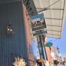 The Greyhound - An Indie Bookstore