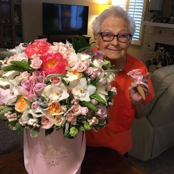 La Fleur Eclose - Florists Near Me - Encino, California
