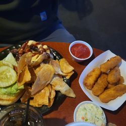 Eli's Sports Bar & Grill
