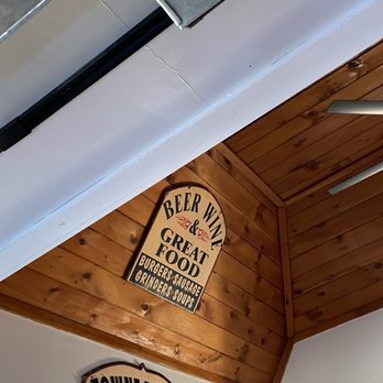 The Towne Tavern - Inside - New American Near Me - Torrington, Connecticut