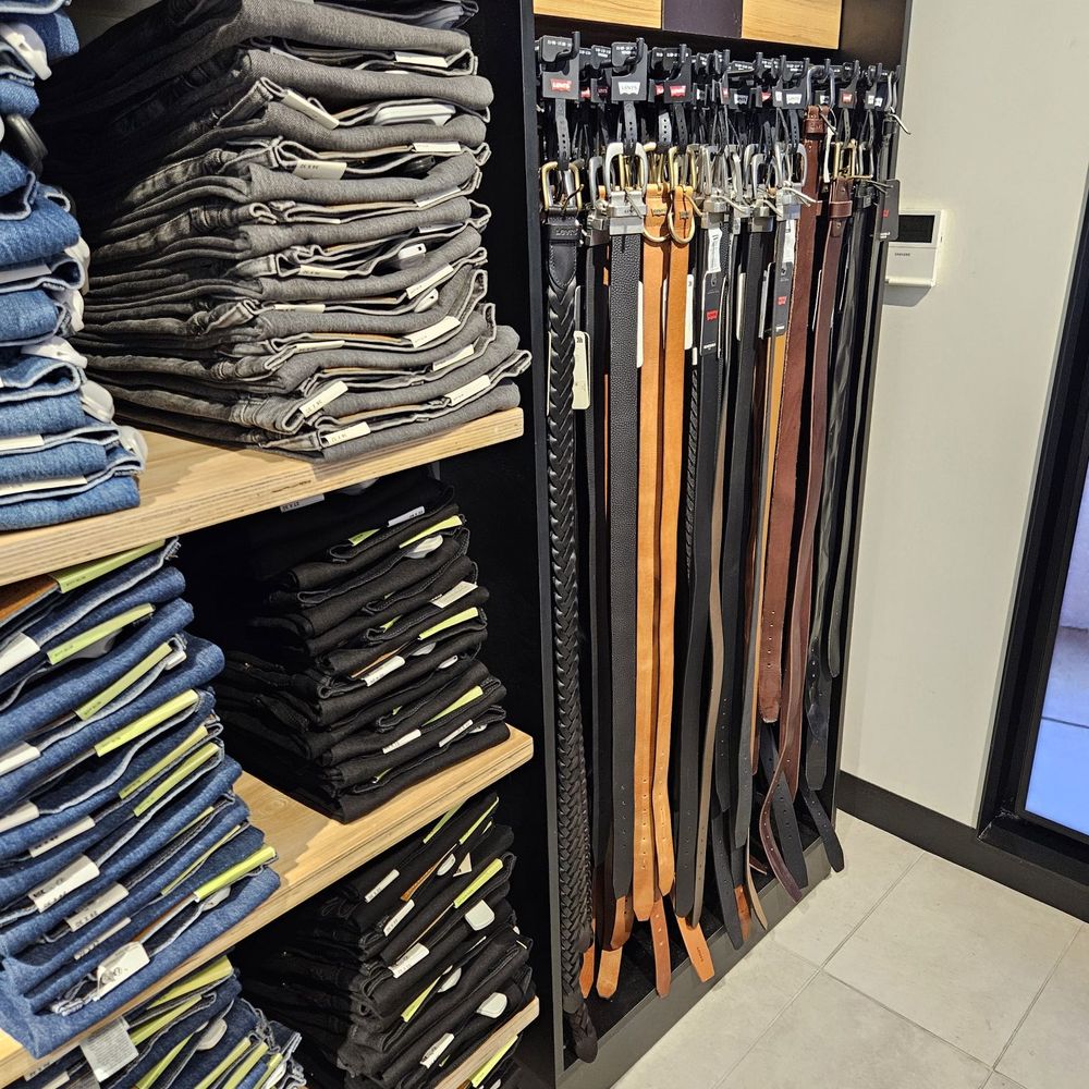 Levi's Store - Belt and jeans - Men's Clothing Near Me - Los Angeles, California Levi's Store - Belt and jeans - Men's Clothing Near Me - Los Angeles, California