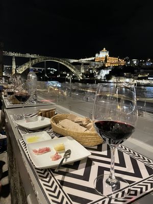 Wine Quay Bar (Porto) by null