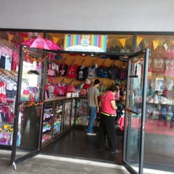 Corazón de Melón - Tan mona la tienda a un lado de la entrada de los cines
