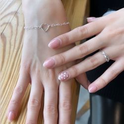 Humble Bees Nail Spa - Super cute nail design by Zoey (dip powder on natural nails)