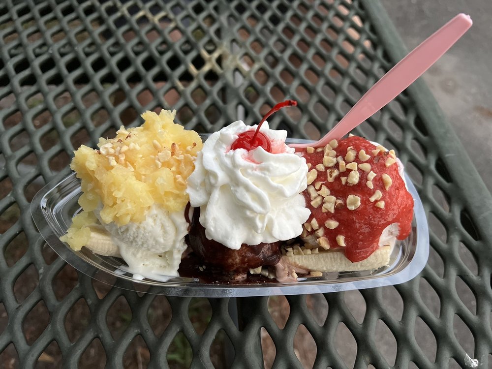 Samies Sweet Shop Image