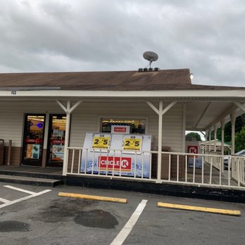 Circle K - Cute wrap around porch - Gas Stations Near Me - Goldsboro, North Carolina