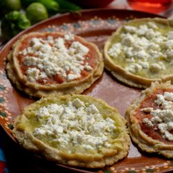 Cemitas Poblanas Mi Magdalena Catering Truck - Picaditas de Salsa y Quest