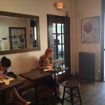 Frisson Espresso - Beautiful daylight! And lots of places to plug in! - Coffee & Tea Near Me - New York, New York
