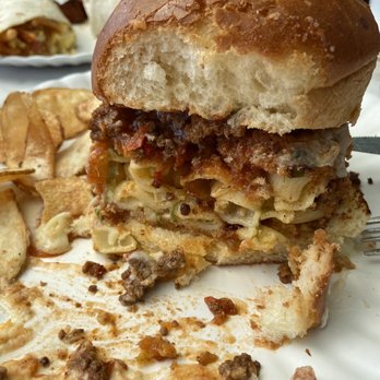 Utopian Tailgate - Utopian Special Special Sandwich - Lounges Near Me - Chicago, Illinois