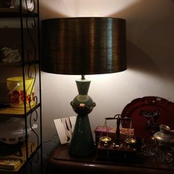 Retro On 8th - Love the lamp