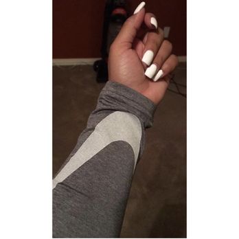 Red Nails - Nail Salons Near Me - Waxahachie, Texas