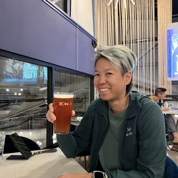 Hana Koa Brewing - I bring my friends and visitors here for some local beers - Breweries Near Me - Honolulu, Hawaii
