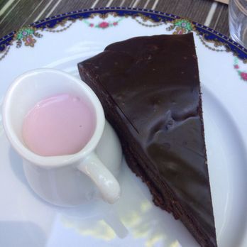 La Fille des Vignes - Gateau chocolate - quite rich, so share if you feel generous. - Tea Rooms Near Me - Uzès, 30
