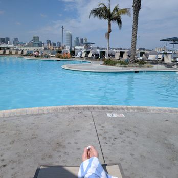 Coronado Island Marriott Resort & Spa - Weekday pool view - Hotels Near Me - Coronado, California Coronado Island Marriott Resort & Spa - Weekday pool view - Hotels Near Me - Coronado, California