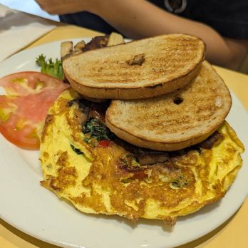Lunchbox Café & Catering - Omelette - Breakfast & Brunch Near Me - Milton, Ontario Lunchbox Café & Catering - Omelette - Breakfast & Brunch Near Me - Milton, Ontario