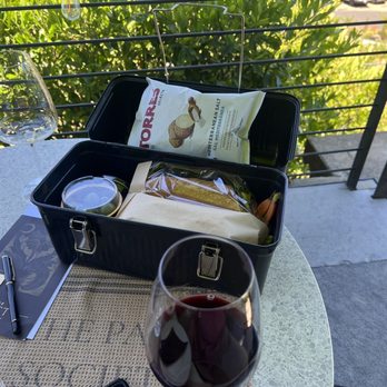 Faust - Picnic - Wine Tasting Room Near Me - St. Helena, California